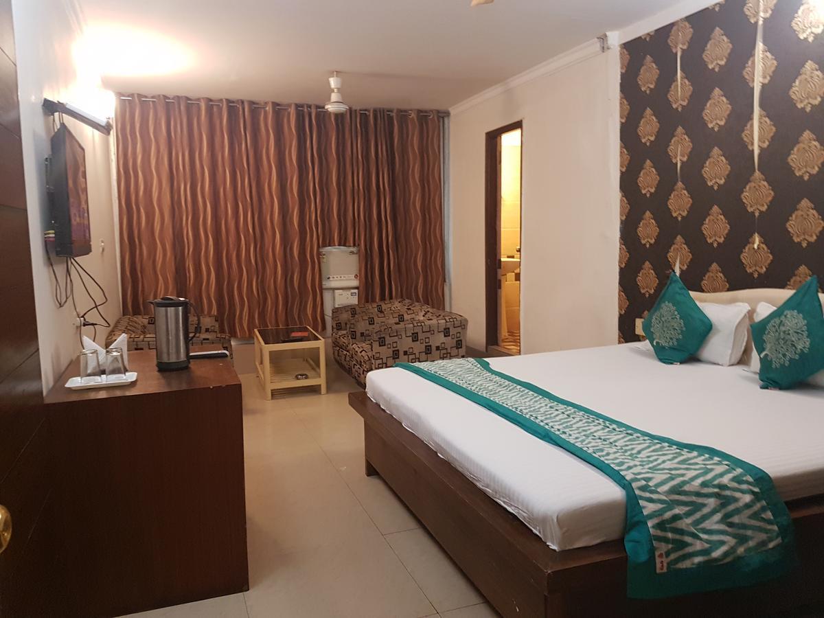 Hotel Haryana Chandīgarh Exterior foto